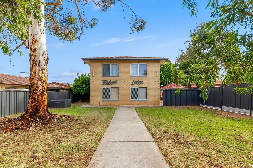 Broadview 2Kwarto Light-filled lofty homette delivers picture-perfect low maintenance living