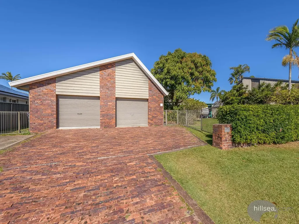 Runaway Bay 3 Bedroom LOCATION LOCATION! RENOVATOR WITH ENDLESS POTENTIAL