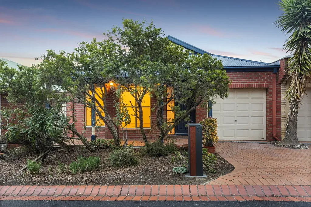 Bundoora 3 Bedroom Your future begins here. - Must Be SOLD