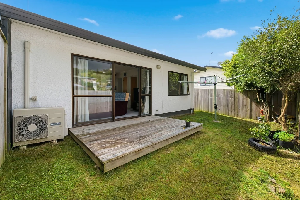 Welcome Bay 2 Bedroom Sharp New Price - Owner Says Sell