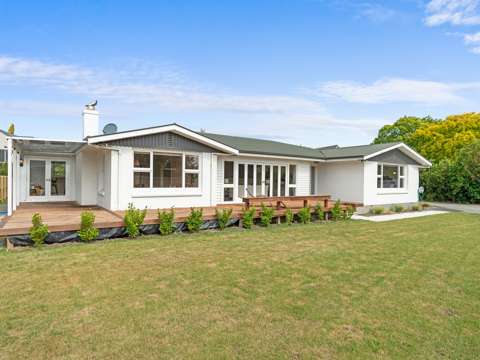 Fendalton 4房  Ignore RV! The section has been subdivided to two