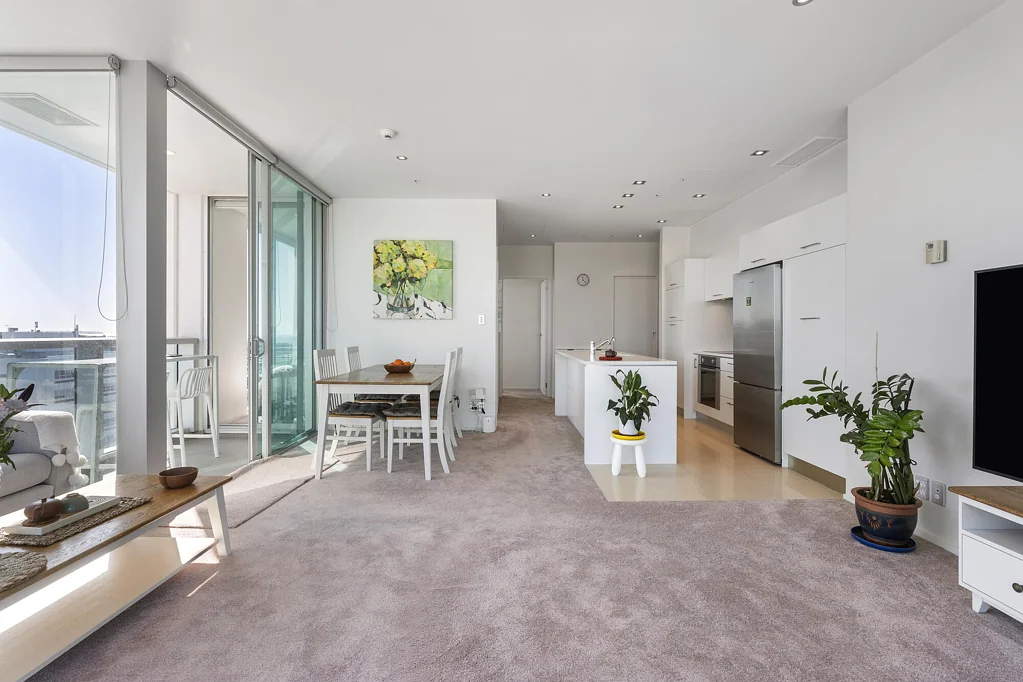 Takapuna 2房  Light Filled Effortless Living - The Sentinel