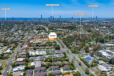 Ashmore 3 Bedroom CENTRAL & CONVENIENT LARGE FAMILY HOME IN PRIVATE & SECURE BOUTIQUE ESTATE!