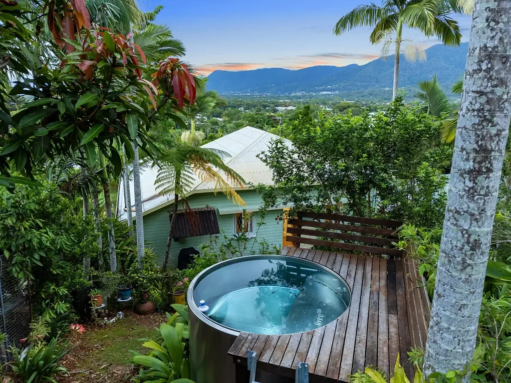 30 Walsh Street, Edge Hill, QLD 4870