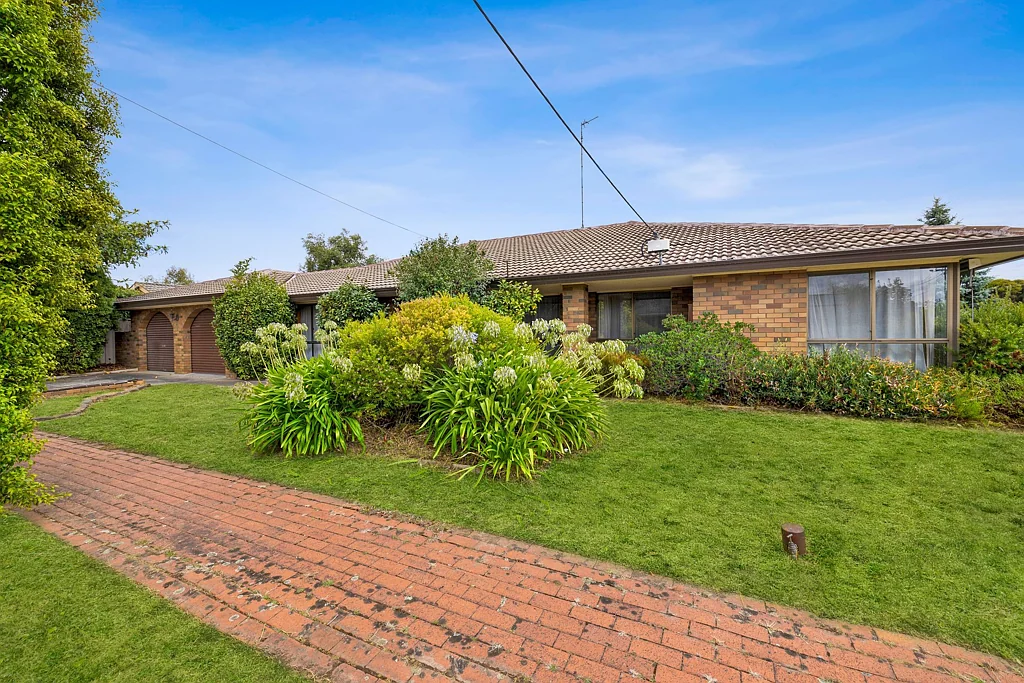 6 Cedar Avenue, Alfredton, VIC 3350
