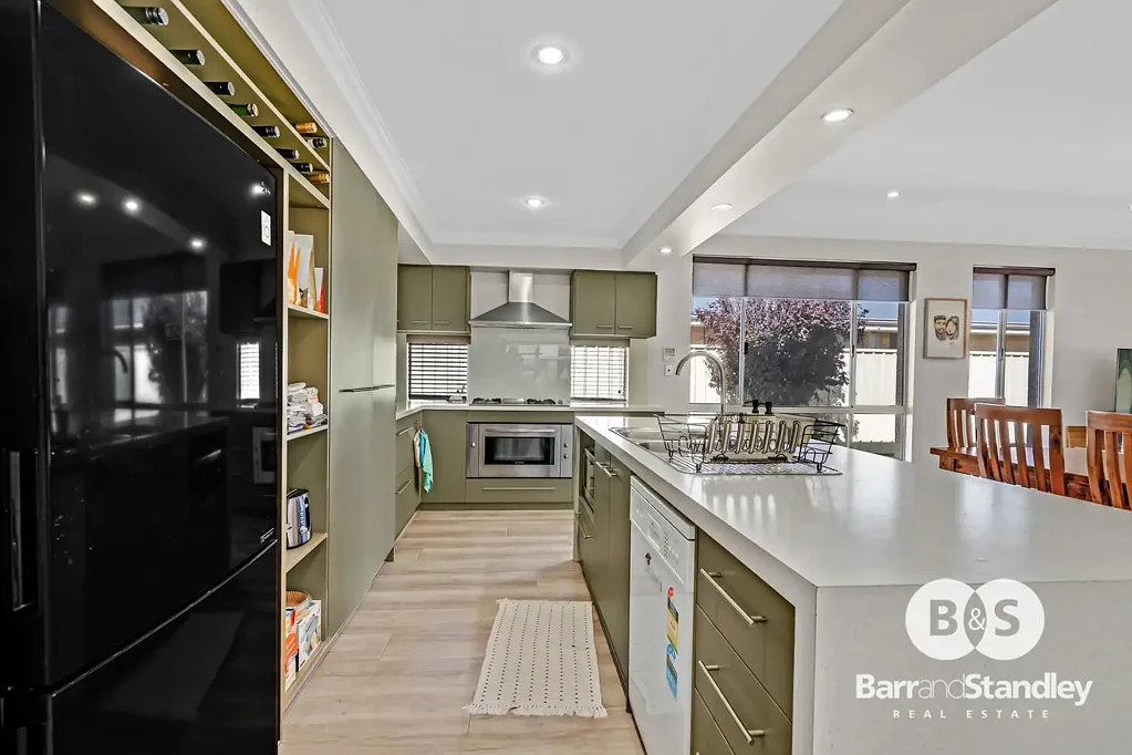 28 Jury Bend, Carey Park, WA 6230