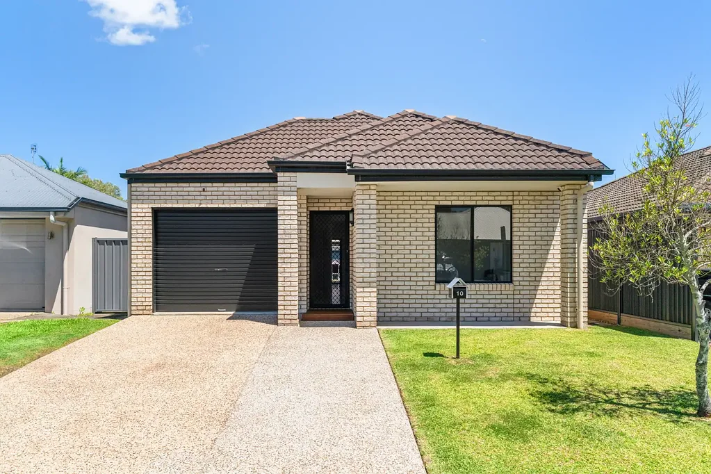 Caloundra West 3कमरा Immaculate Home in a Quiet Bellvista Cul-de-Sac