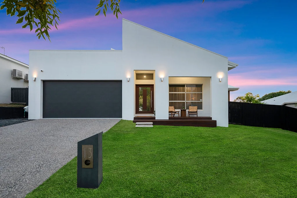 13 Holbourne Street, Bushland Beach, QLD 4818