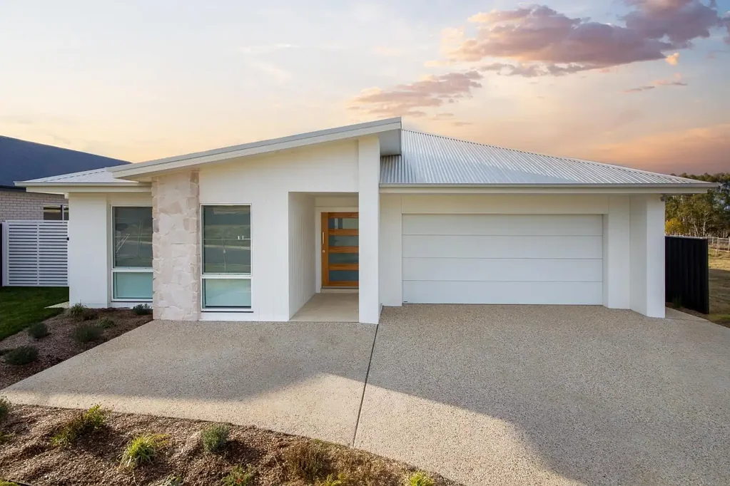 Orange 4 Bedroom BRAND NEW, CLOSE TO TOWN, AND BUILT TO A HIGH STANDARD!