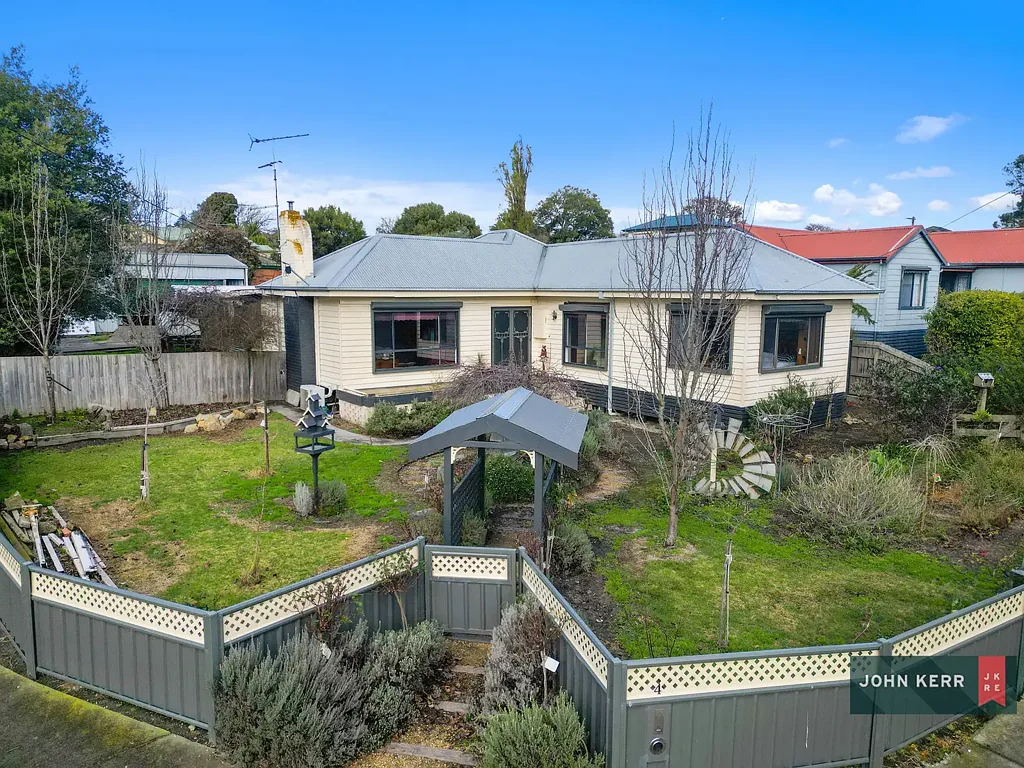 4 Balfour Street, Newborough, VIC 3825