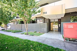210/314 Pascoe Vale Road, Essendon