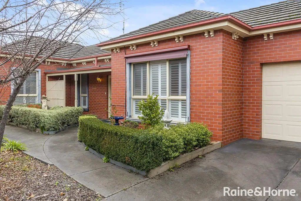4/49 Brantome Street, Gisborne, VIC 3437