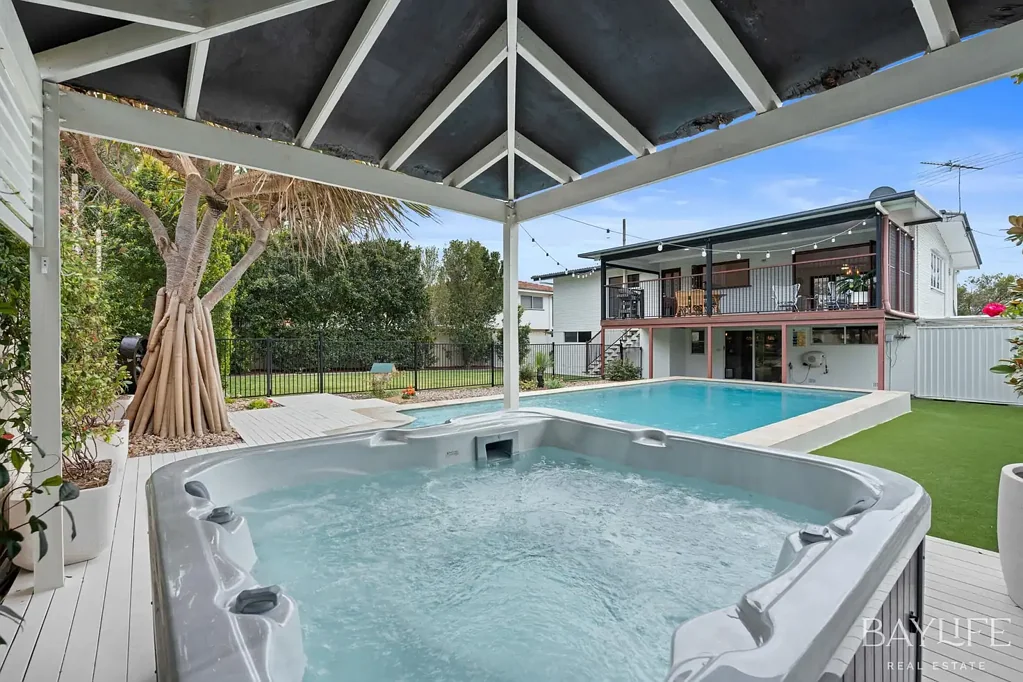 10 Kurrowah Crescent, Margate, QLD 4019