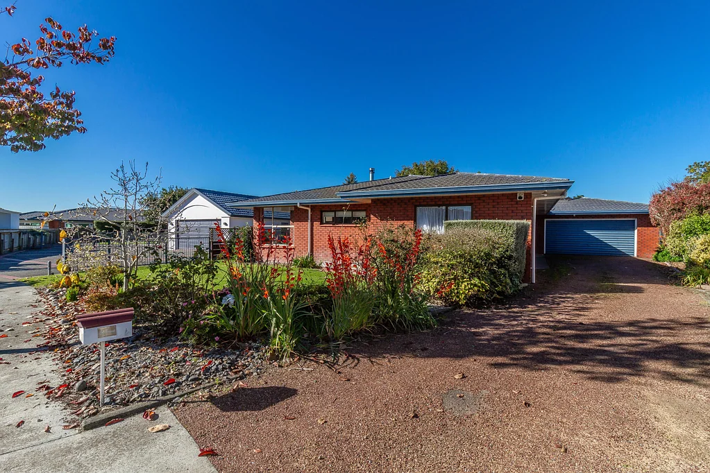 Taradale 3 Bedroom Estate Sale - Big Home, Prime EIT Location