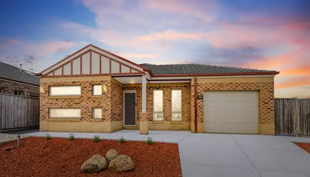 Modern Comfort in the Heart of Harkness!!
