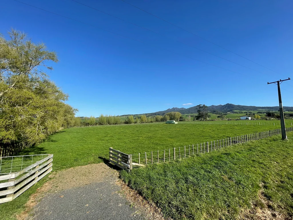Te Pahu  Highly Motivated Vendors on this Stunning Section