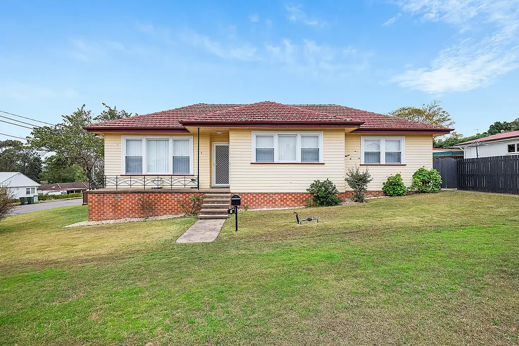 1 Foster Street, Tenambit, NSW 2323
