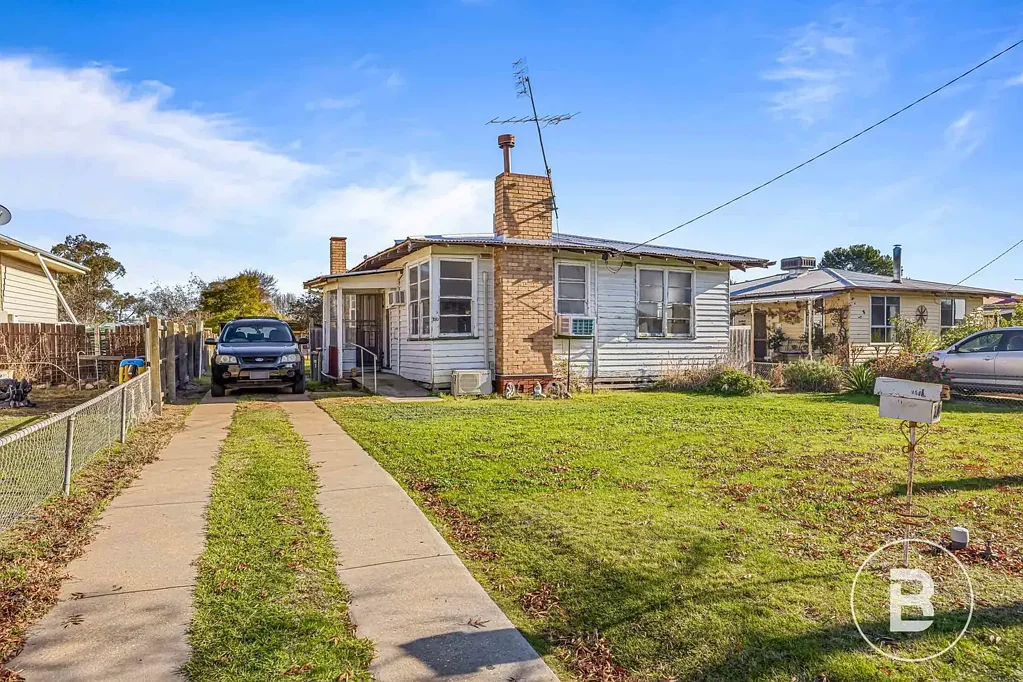 Donald 3غرفة نوم Opportunity Awaits – Spacious 3-Bedroom Home on Large Block