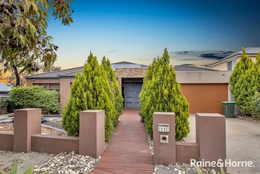 Spacious 4 Bedroom Plus Study Family House