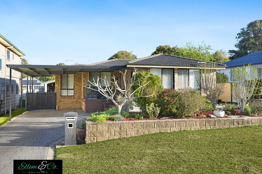 17 Barton Street, Oak Flats, NSW 2529