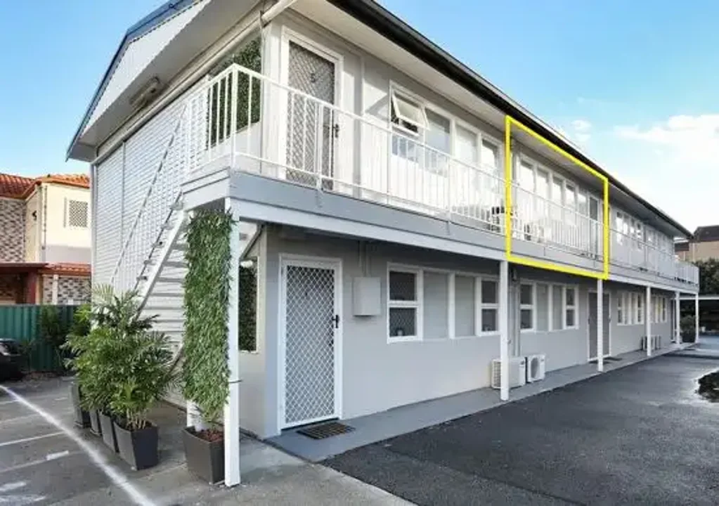 Fully furnished & Including bills, 2 mins walk to beach and Charis Seafoods