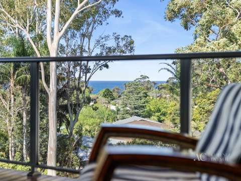 Mollymook Beach 4 Bedroom Resort Style Living with an Ocean view!