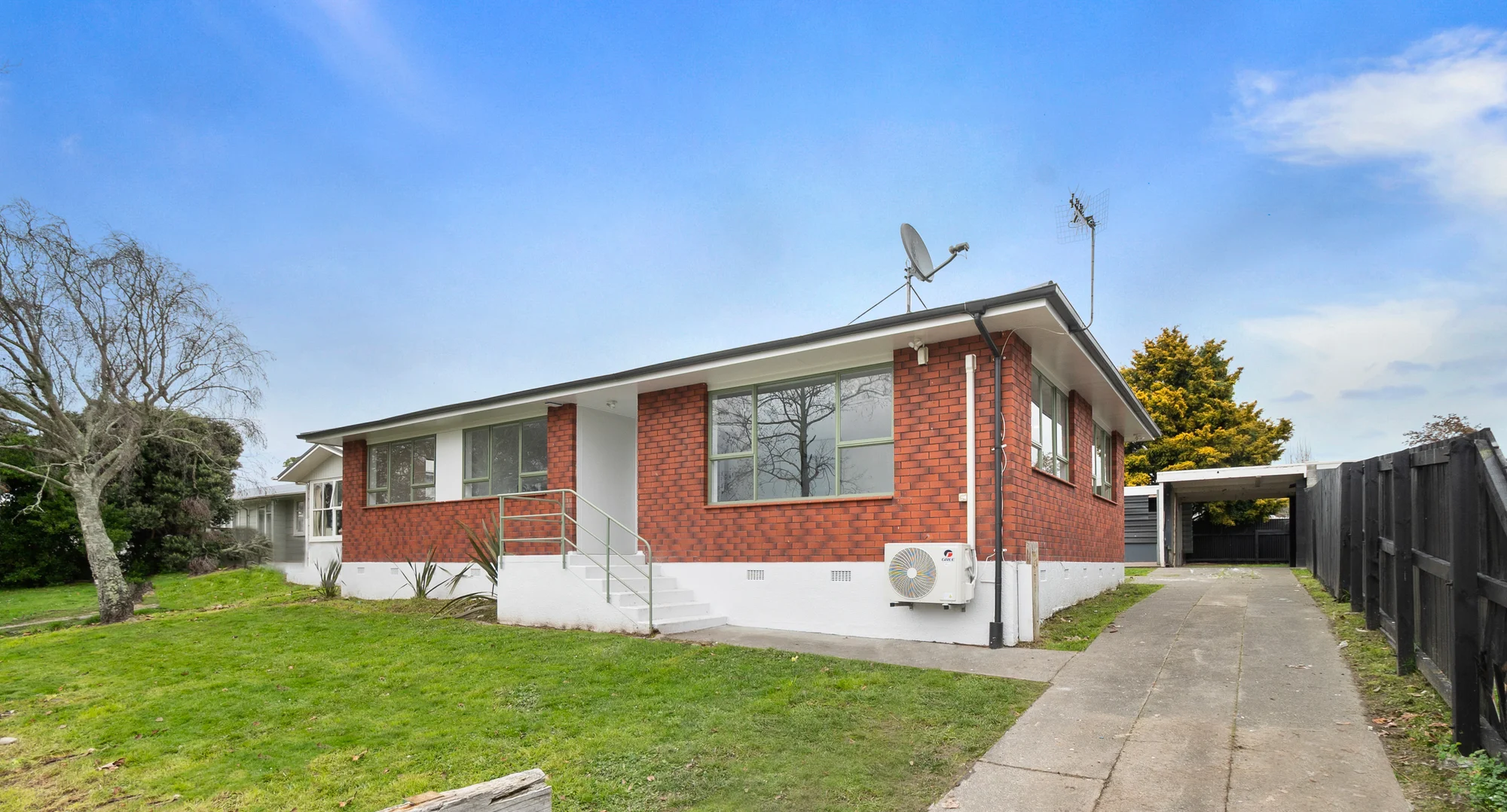 Westbrook 3 Bedroom Modernised brick beauty!