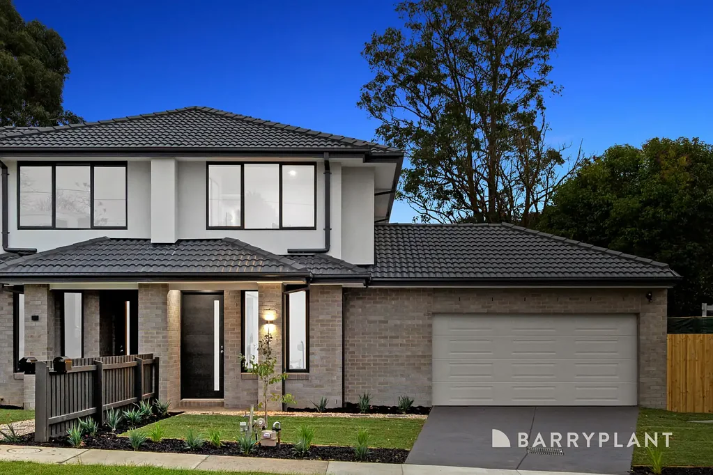 Wantirna South 4Moenga Contemporary panache, convenient placement.