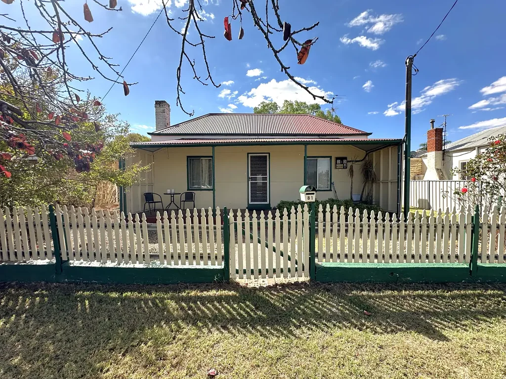 81 Edwards Street, Young, NSW 2594