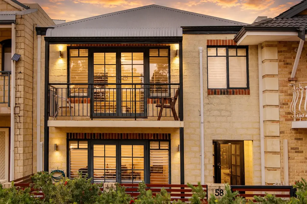 Joondalup 3房  Spacious Lakeside Living Opposite ECU