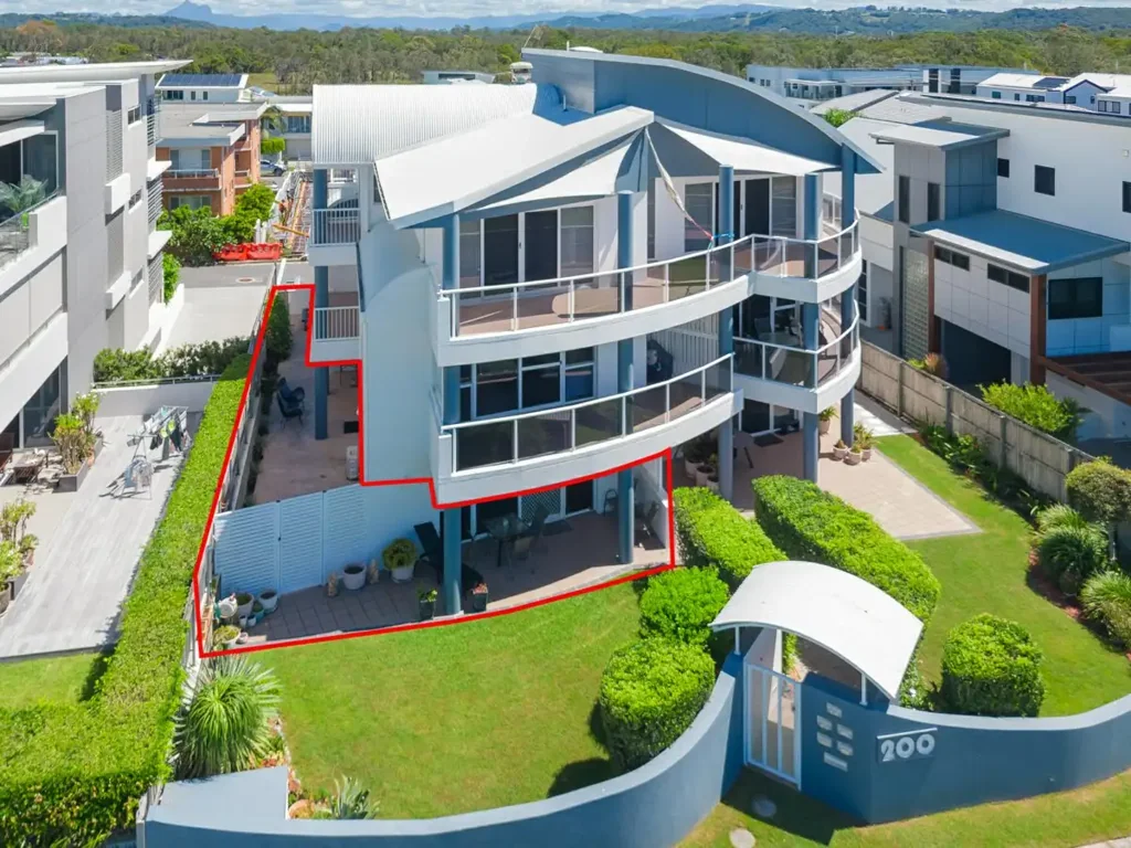 Kingscliff 3બેડરૂમ Beachside, Ground Floor, Blank Canvas - Renovate & Reap the Rewards