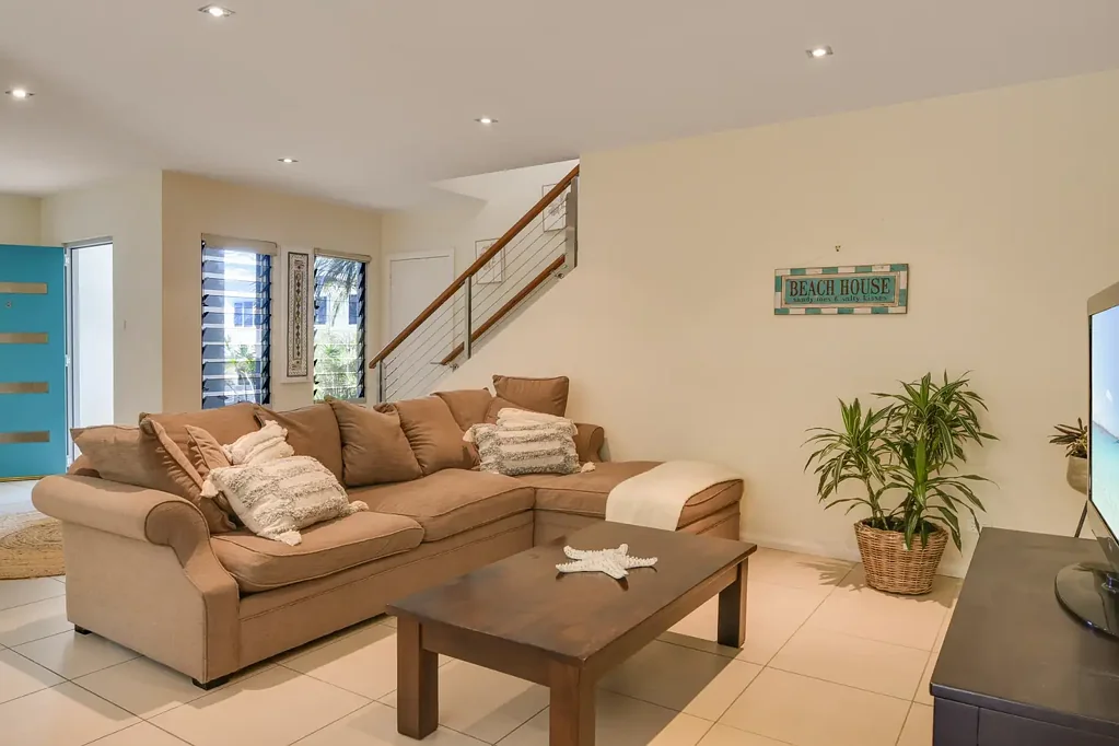 400m walk to beach - call this coastal haven home!