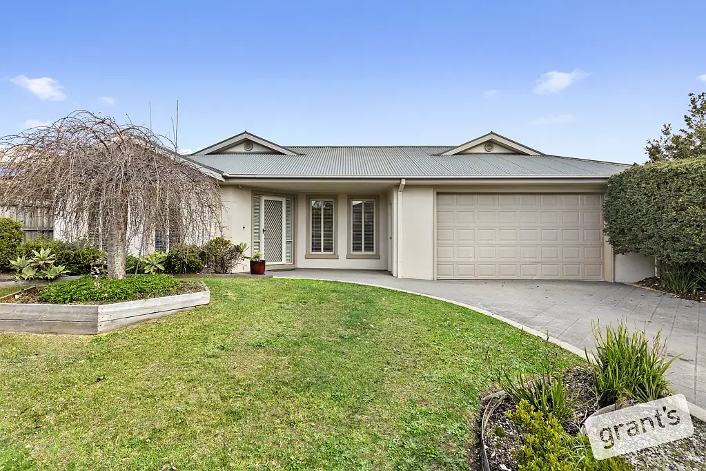 21 Deakin Court, Berwick, VIC 3806