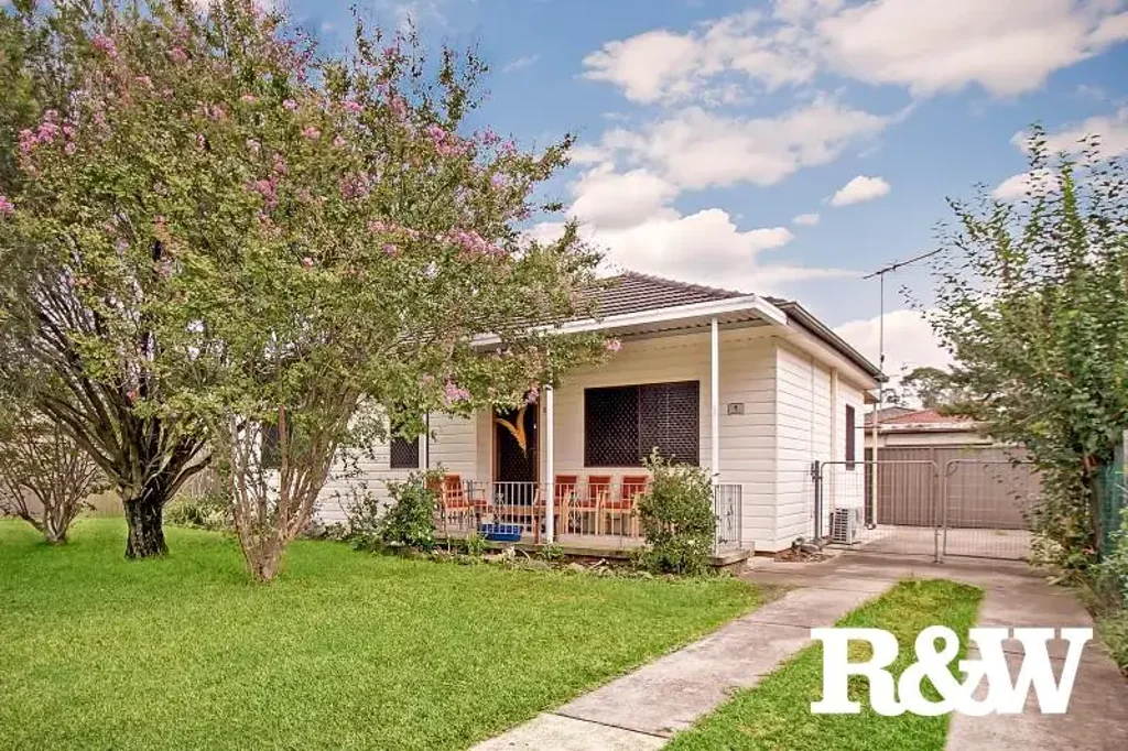 Walk to Rooty Hill Station