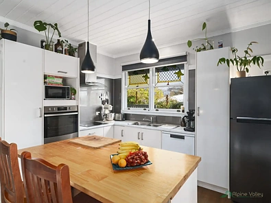 2 Mount Street, Mount Beauty, VIC 3699, 3 Bedrooms, 2 Bathrooms, House