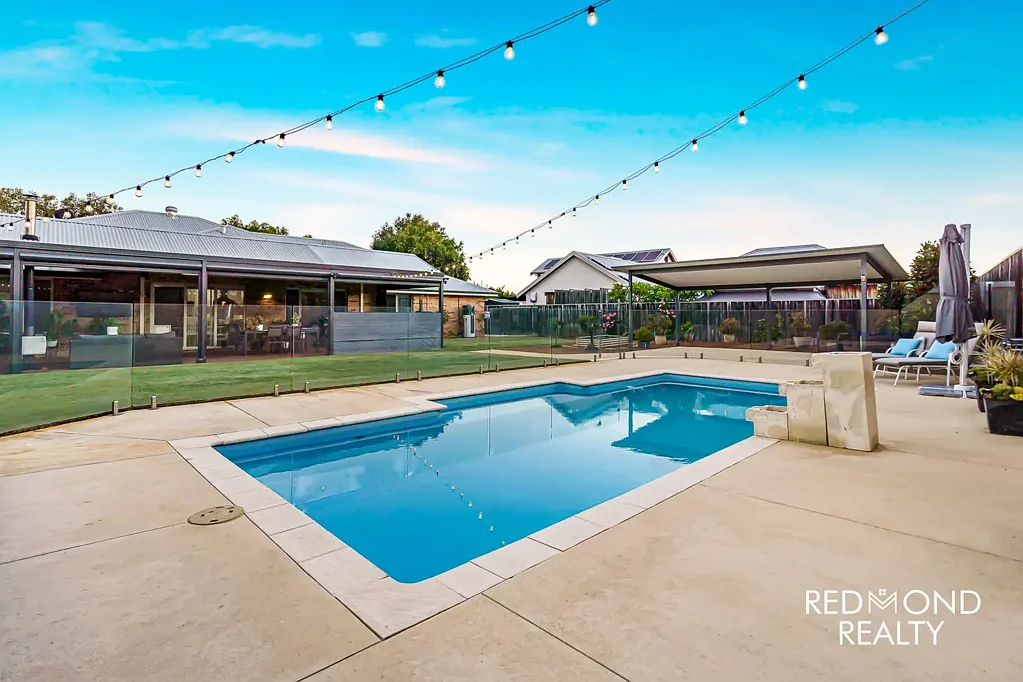 24 Crossland Avenue, Ellenbrook, WA 6069