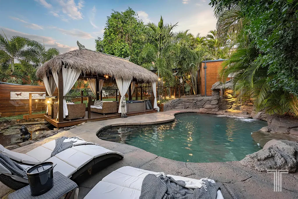 Mount Gravatt East 6房 《天堂已找到：位于Mount Gravatt East心脏地带的私人度假胜地》 Paradise Found: A Private Resort Retreat in the Heart of Mount Gravatt East