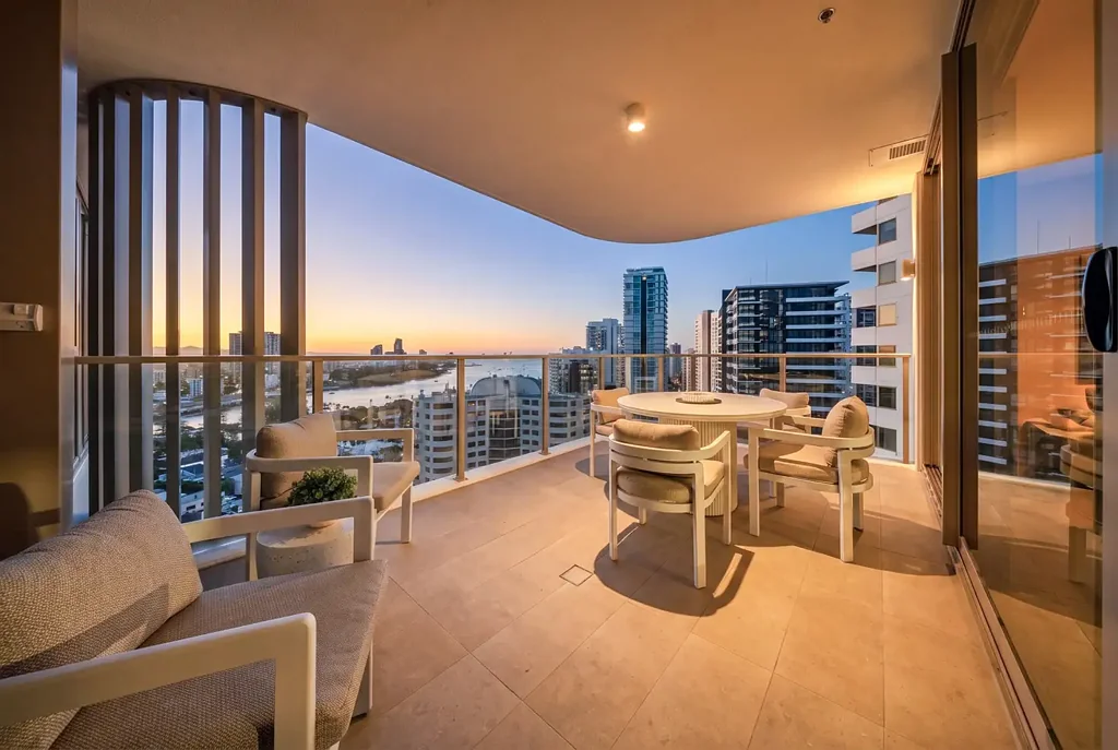 Main Beach 3房  Professionally Curated Turnkey Luxury with Expansive Broadwater Views