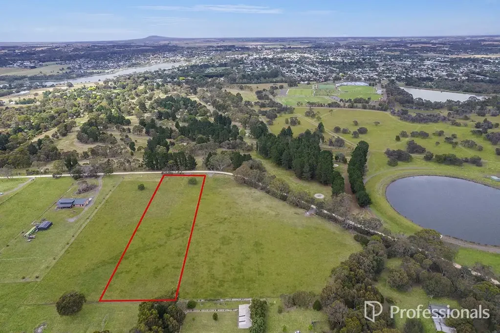 LOT 3/26-50 Kinnanes Road, Hamilton, VIC 3300