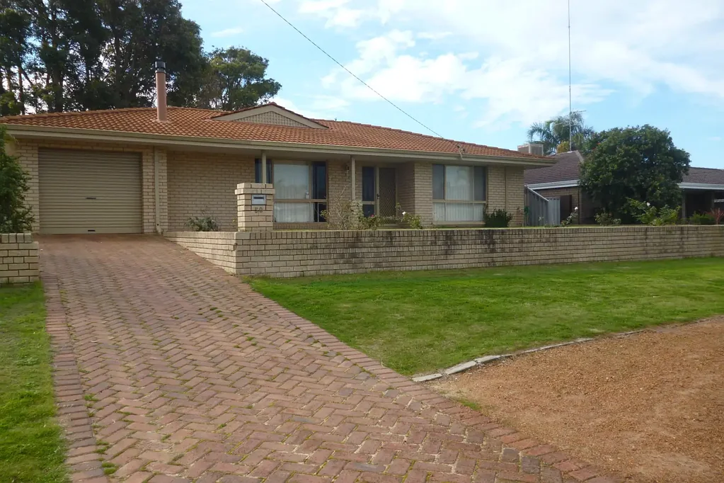 Comfortable Family Home with Spacious Outdoor Living