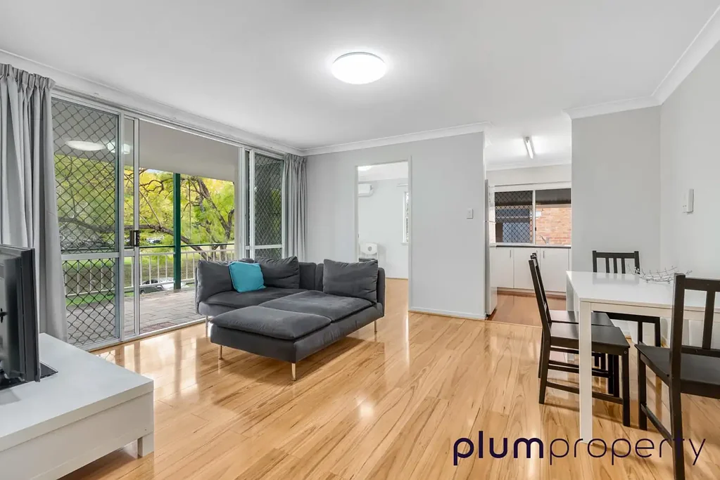 Partially furnished unit with leafy park outlook!