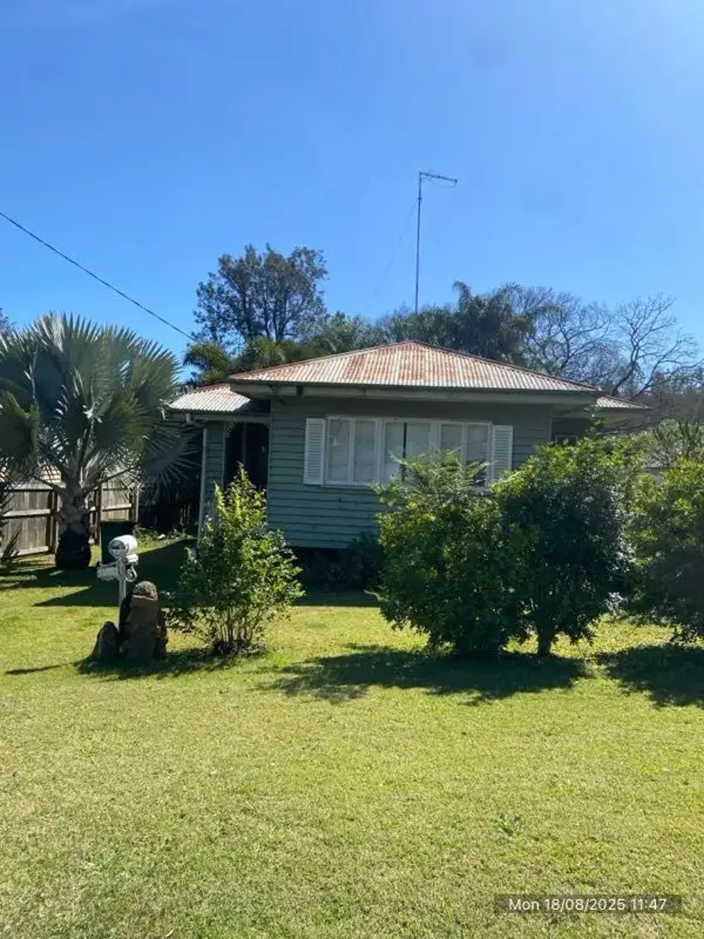 MODERN 3 BEDROOM HOME!