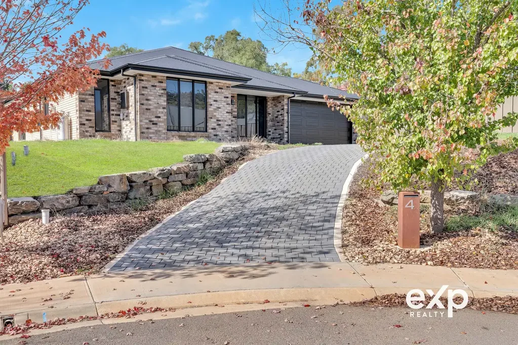 Clare 5ਬੈੱਡਰੂਮ Modern Family Living on a Huge 1,235sqm Allotment in the Heart of Clare