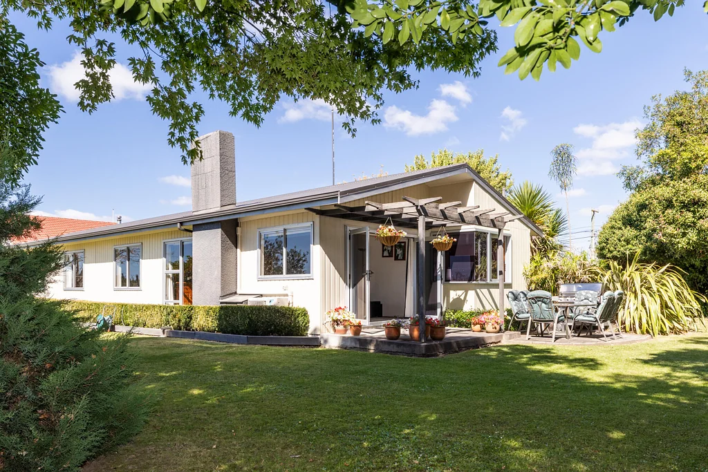 Frimley 4房  1960s Original, Beautifully Preserved