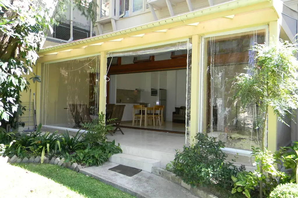 Stylish Harbourside Garden Apartment