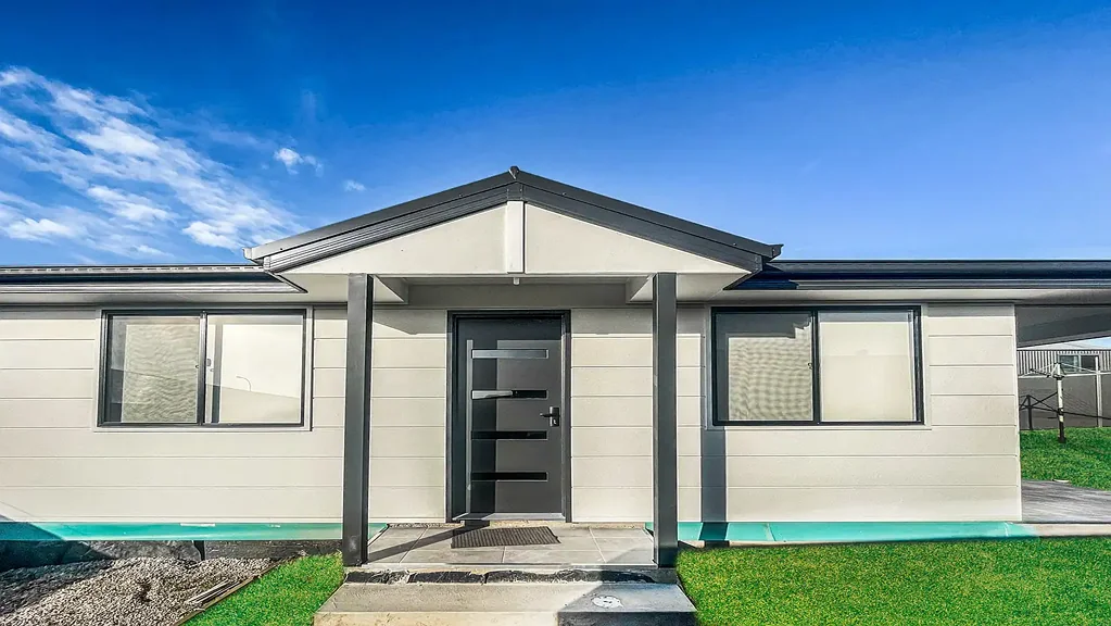 Modern Granny Flat with Spacious Yard
