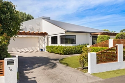 70 Potae Avenue, Lytton West