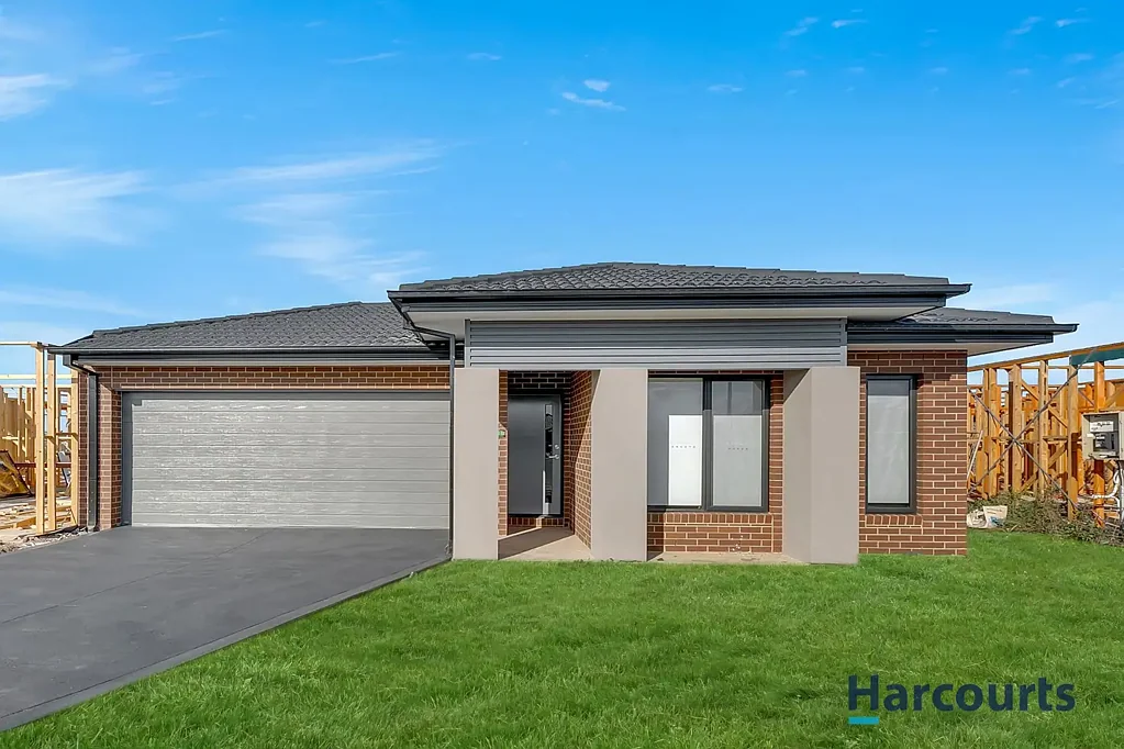 4-bedrooms Family home in Tarneit!!!