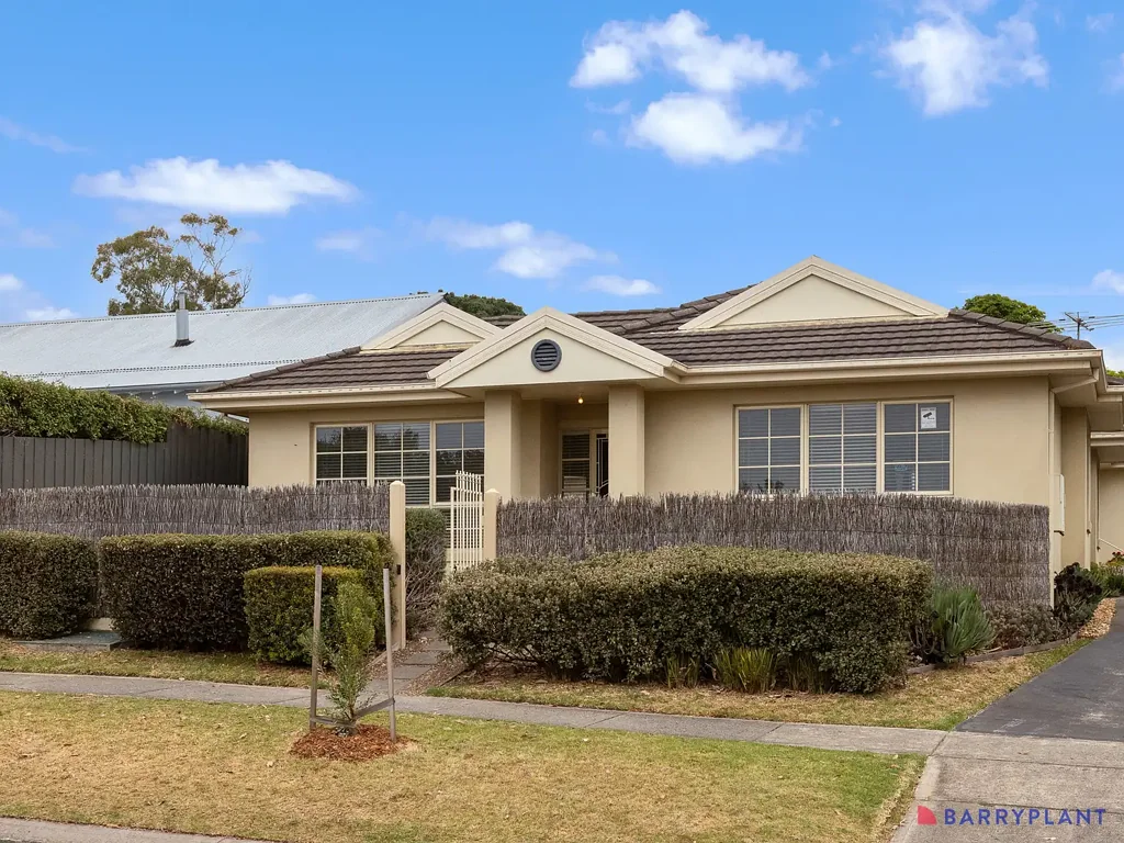 Cowes 3房  Convenient Coastal Living