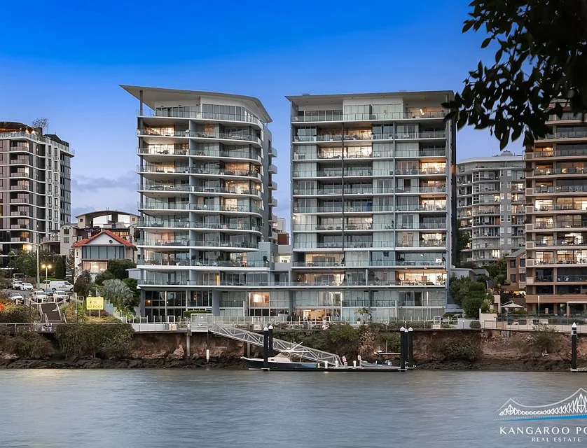 17/98 Thorn Street, Kangaroo Point, Brisbane - Eastern Region, 3 Schlafzimmer, 2 Badezimmer, Apartment